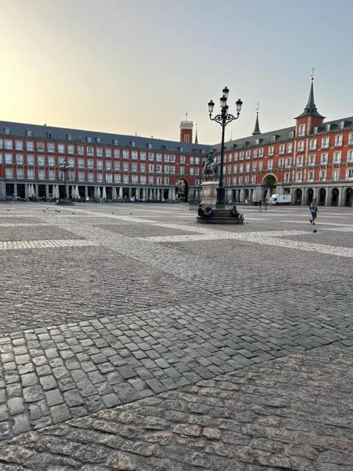 Economico Piso En Madrid Centro Appartement Buitenkant foto